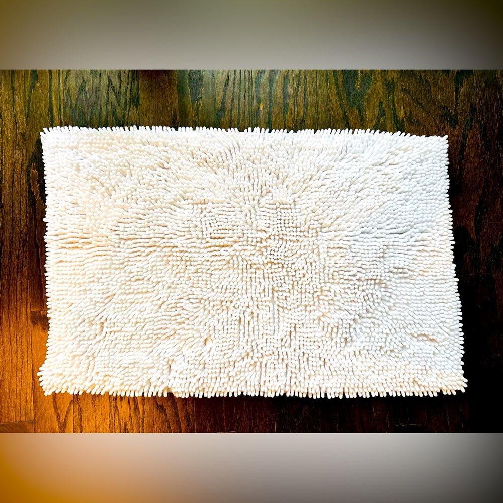 Chenille bath mat.  White
